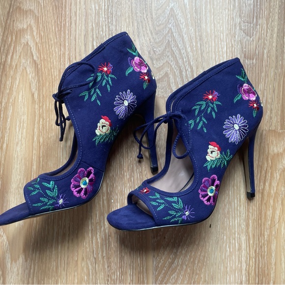 Betsey Johnson Blue Suede Stilettos. Size 8 Women’s. - Picture 5 of 7